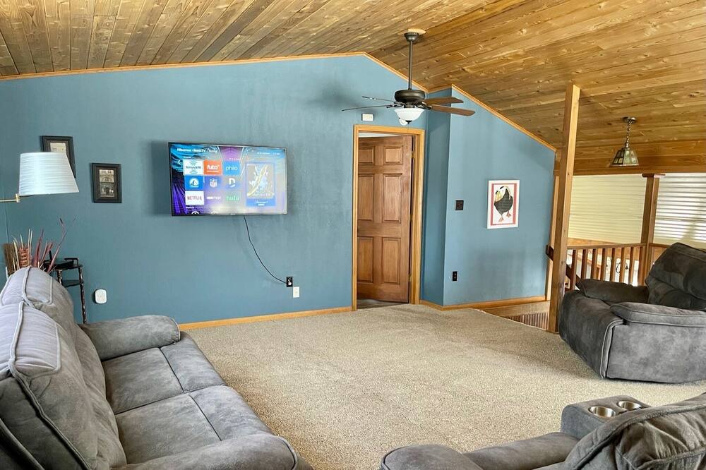 Photo of Livingroom in Diamond Ridge