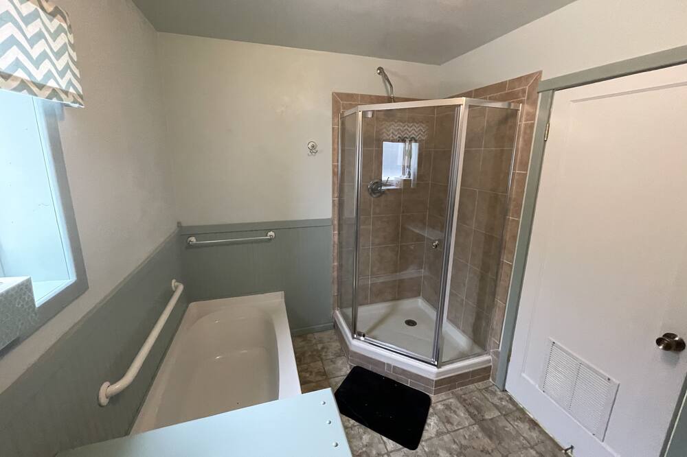 Photo of Bathroom in Diamond Ridge