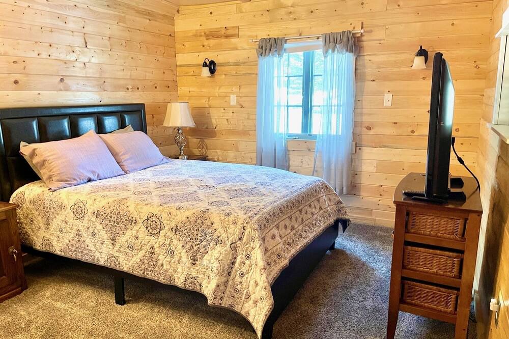 Photo of Bedroom in Diamond Ridge
