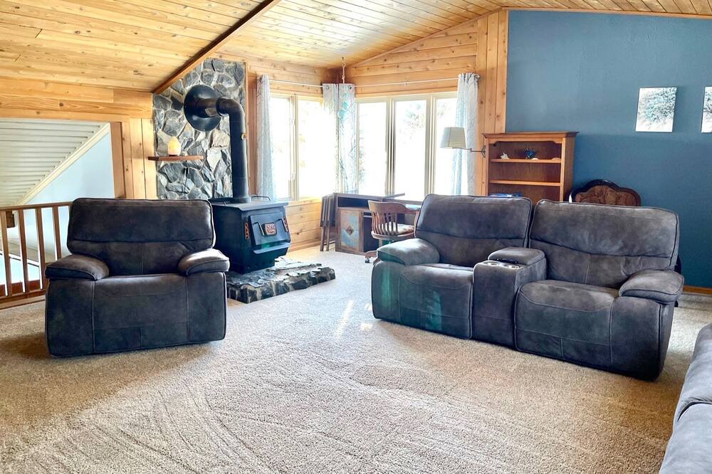 Photo of Livingroom in Diamond Ridge