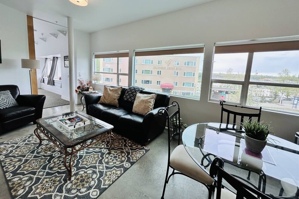 Photo of Livingroom in Downtown Anchorage