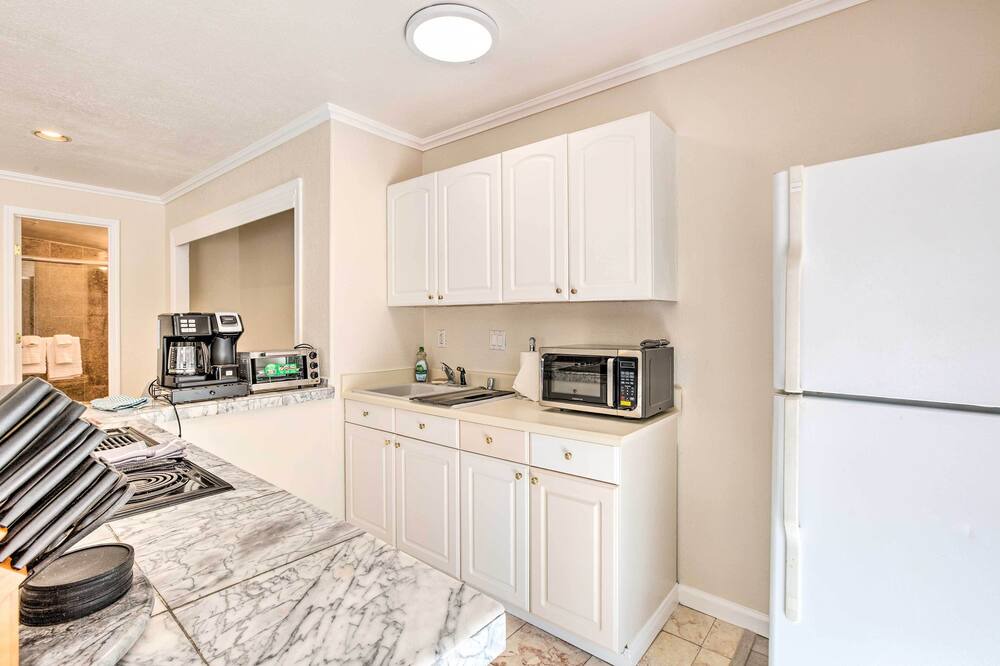 Photo of Kitchen in Los Altos Hills
