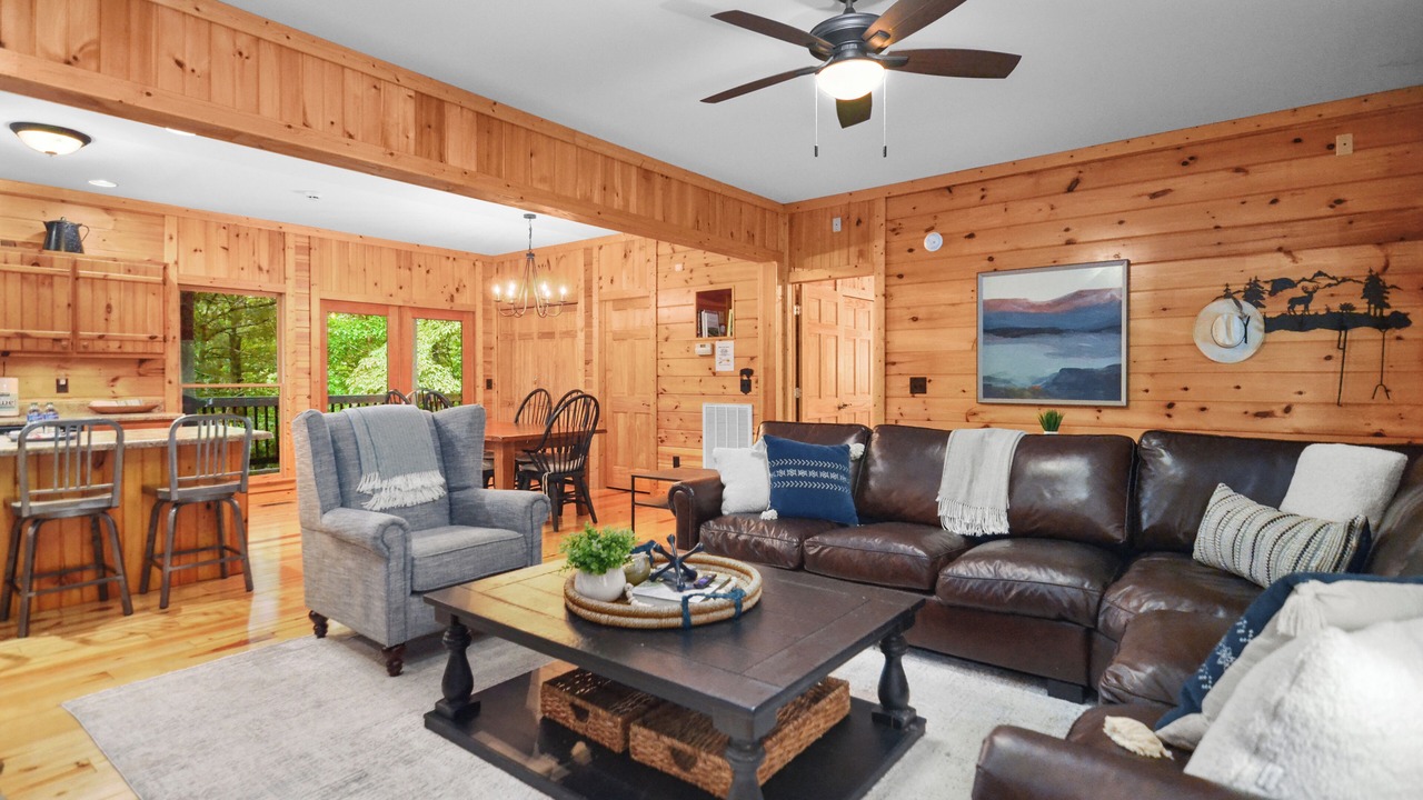 Photo of Livingroom in Ellijay