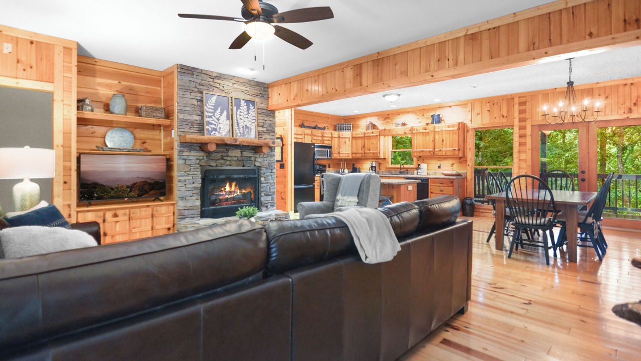 Photo of Livingroom in Ellijay