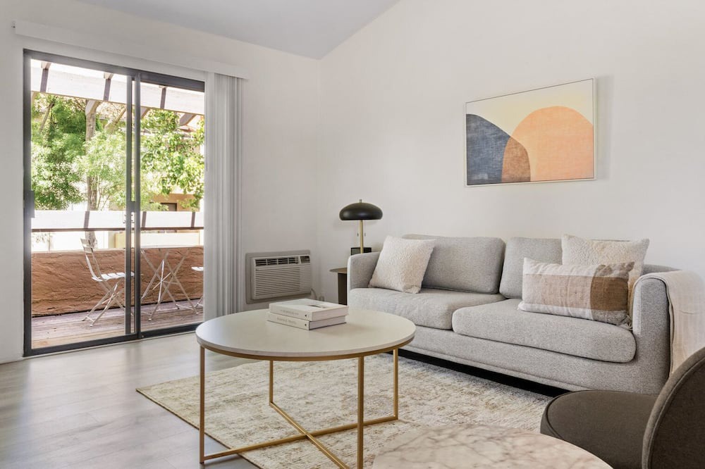 Photo of Livingroom in Shoreline West