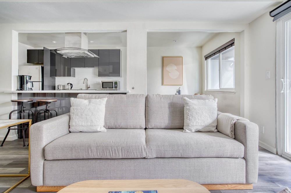 Photo of Livingroom in Redwood City