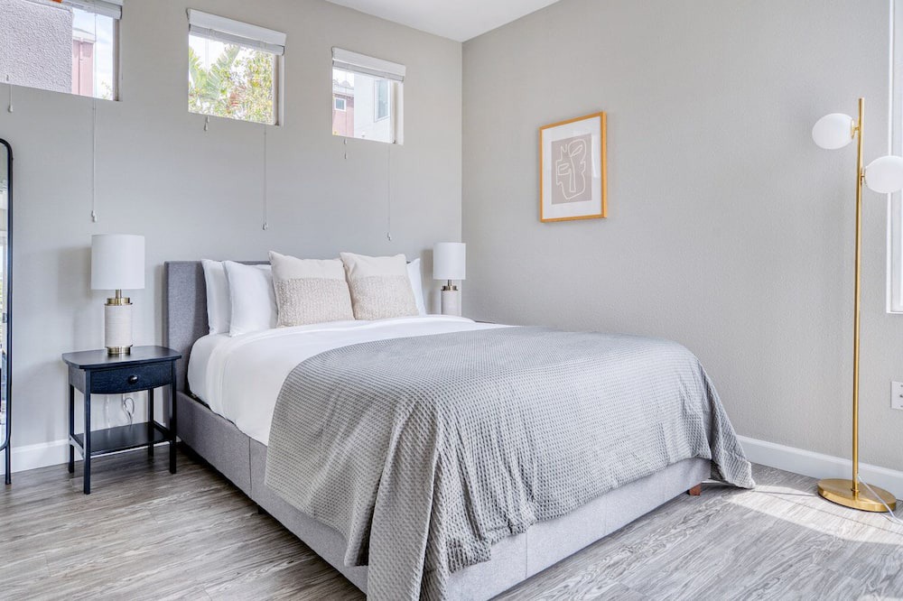 Photo of Bedroom in Emeryville