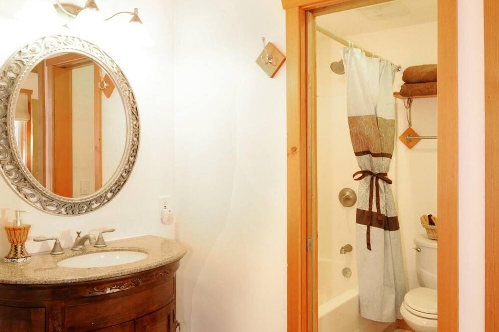 Photo of Bathroom in Alyeska