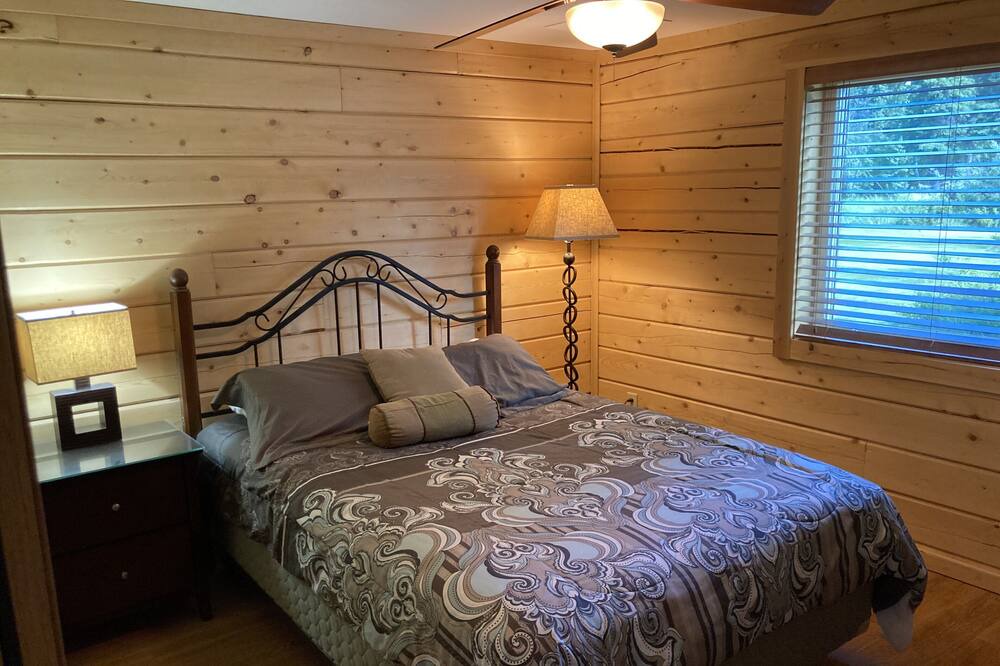 Photo of Bedroom in Delta Junction