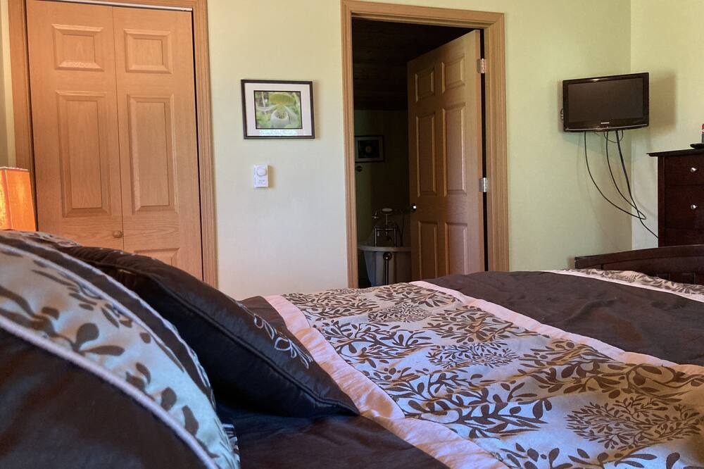 Photo of Bedroom in Delta Junction