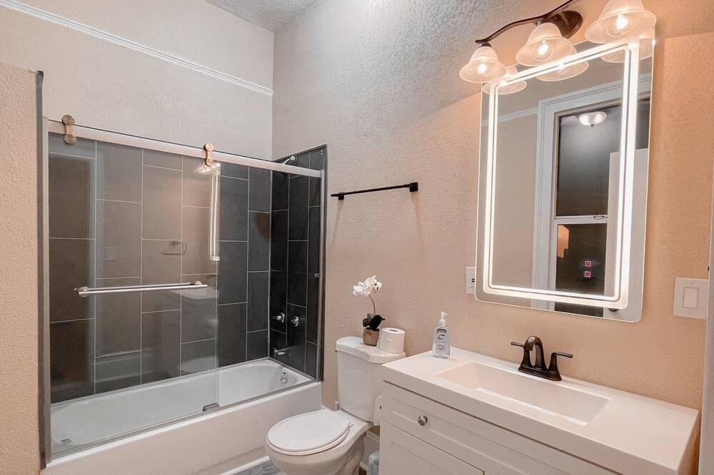 Photo of Bathroom in Ralph Bunche
