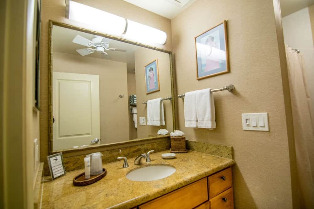 Photo of Bathroom in Napili
