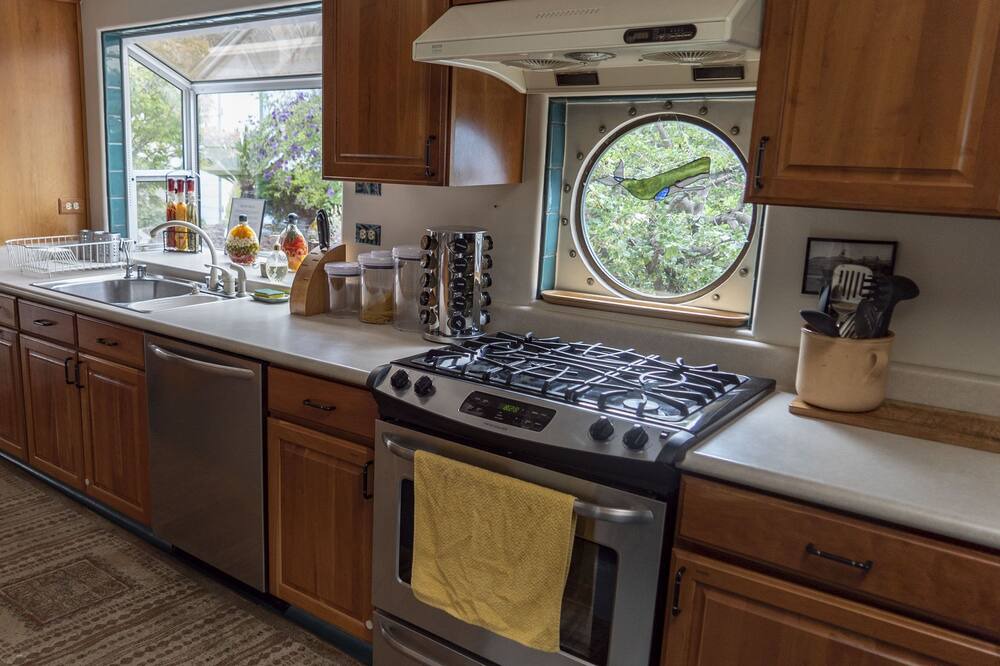 Photo of Kitchen in West Alameda