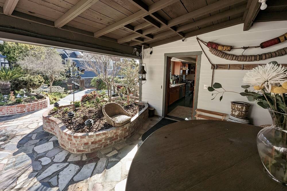 Photo of Outdoor in West Alameda