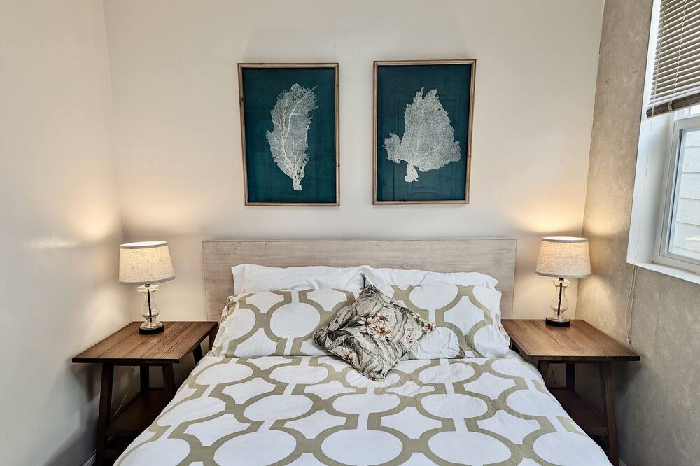 Photo of Bedroom in West Alameda