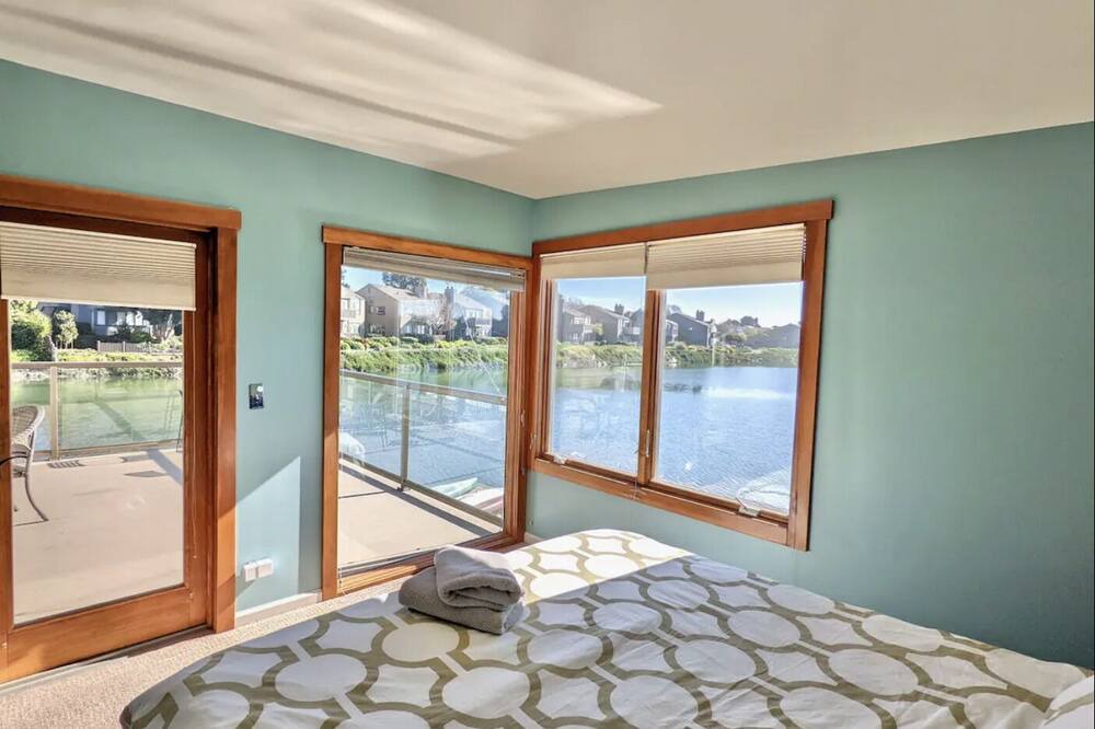 Photo of Bedroom in West Alameda