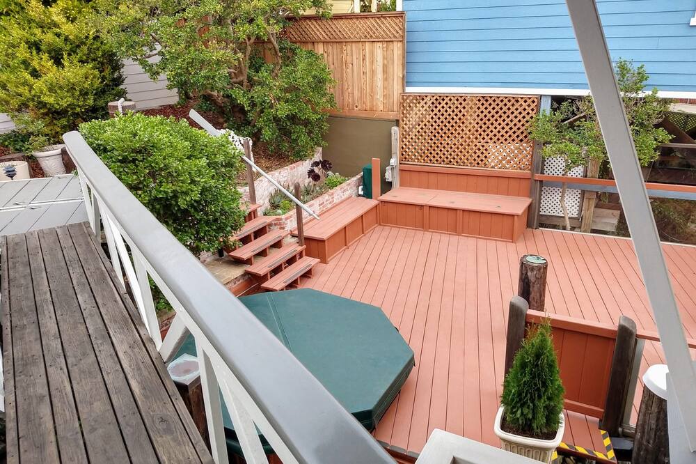 Photo of Patio Balcony in West Alameda