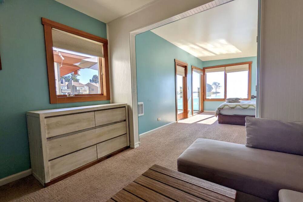 Photo of Bedroom in West Alameda