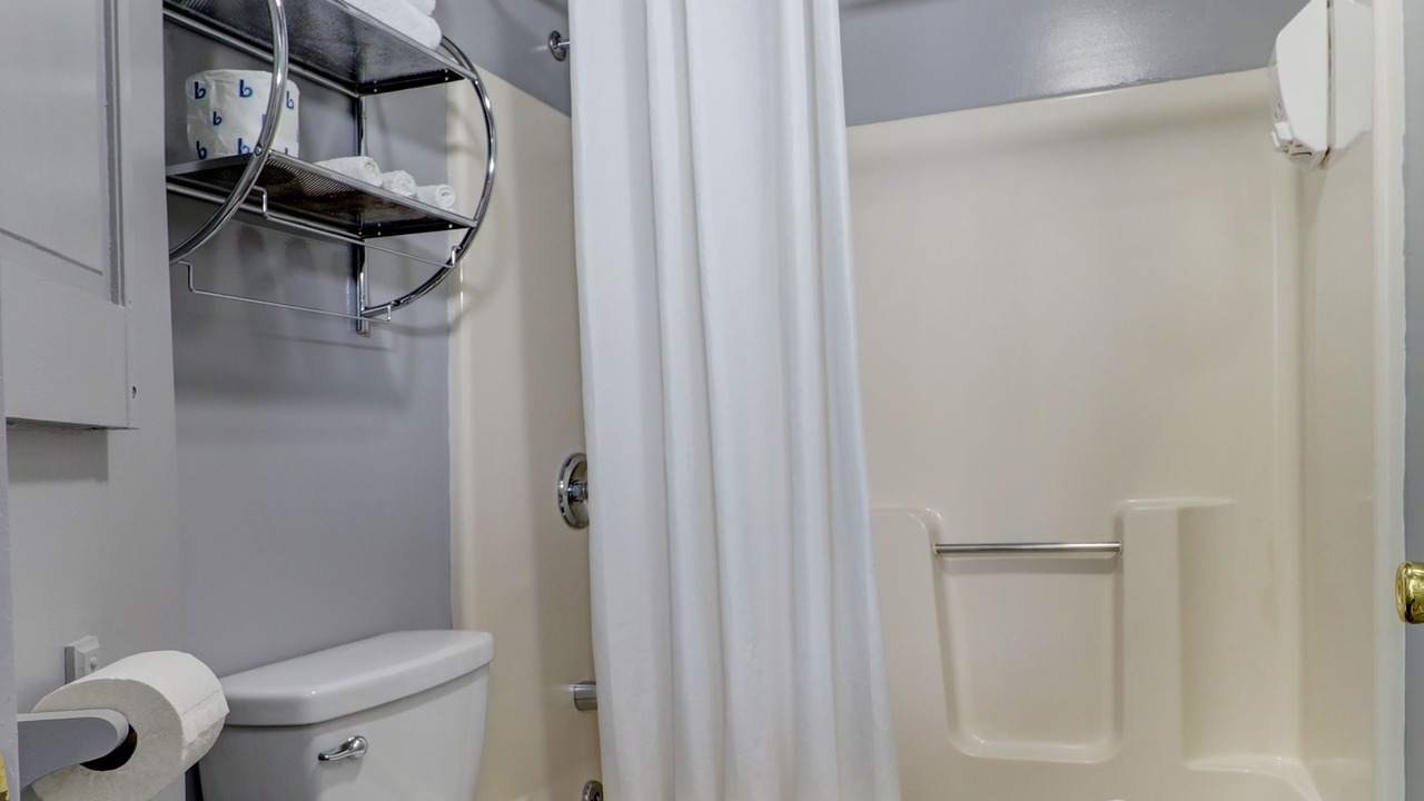 Photo of Bathroom in Canaan