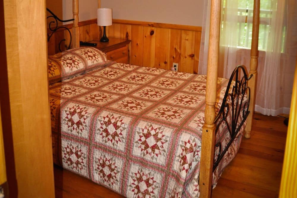 Photo of Bedroom in Spruce Pine