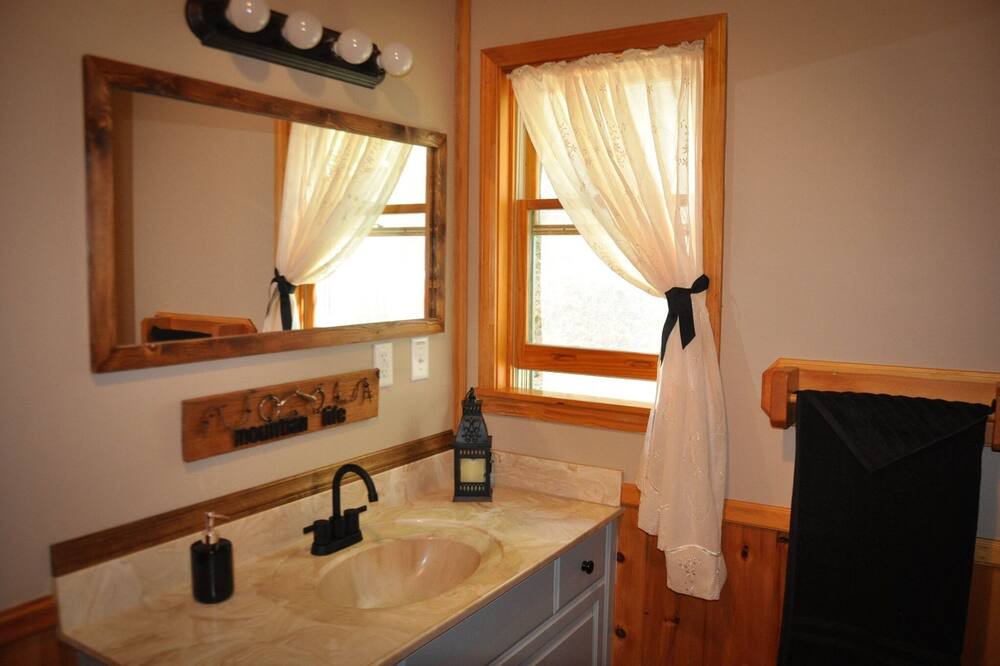 Photo of Bathroom in Spruce Pine