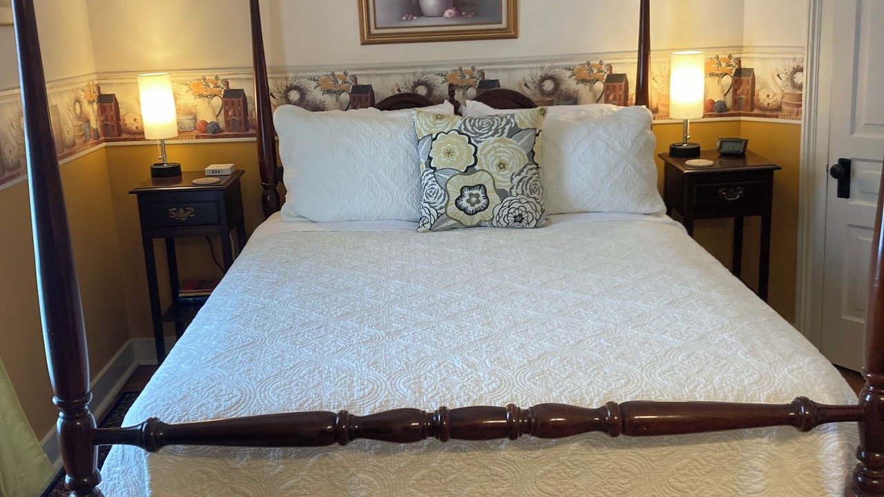 Photo of Bedroom in Burnsville