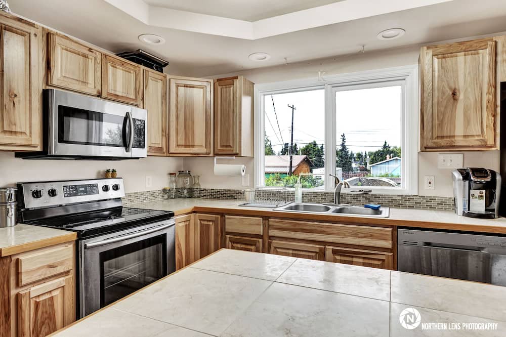 Photo of Kitchen in Russian Jack Park