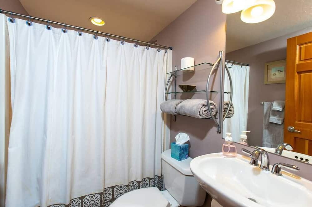 Photo of Bathroom in Homer