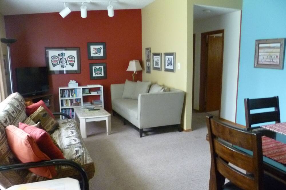Photo of Livingroom in Northeast Anchorage