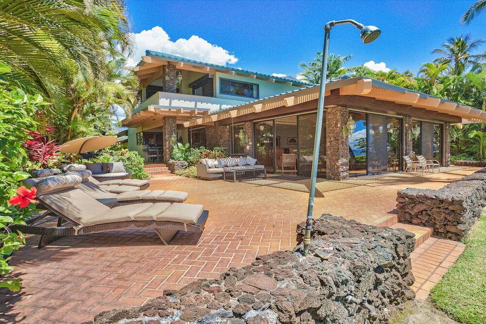Photo of Outdoor in Historic Lahaina Front Street