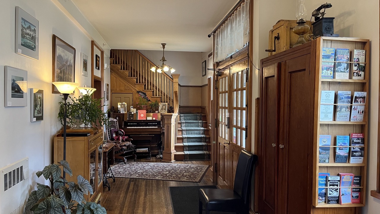 Photo of Livingroom in Downtown Skagway