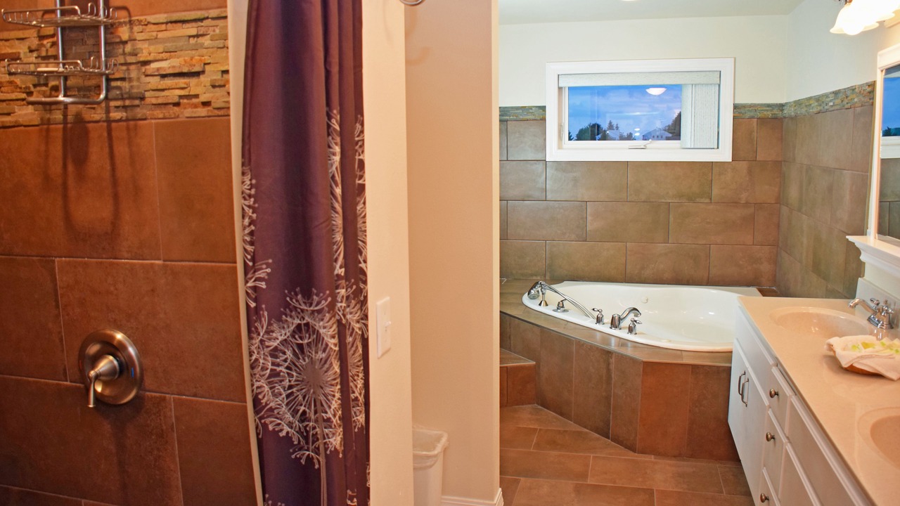 Photo of Bathroom in Sitka