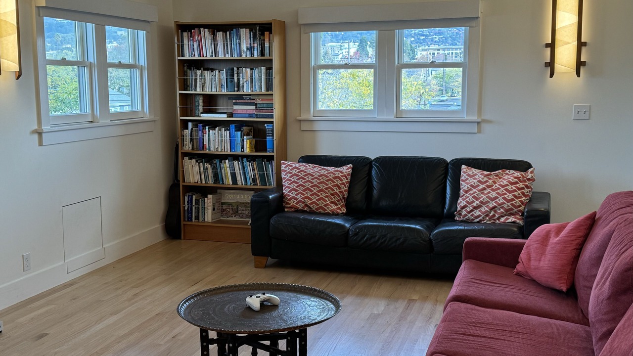 Photo of Livingroom in South Berkeley