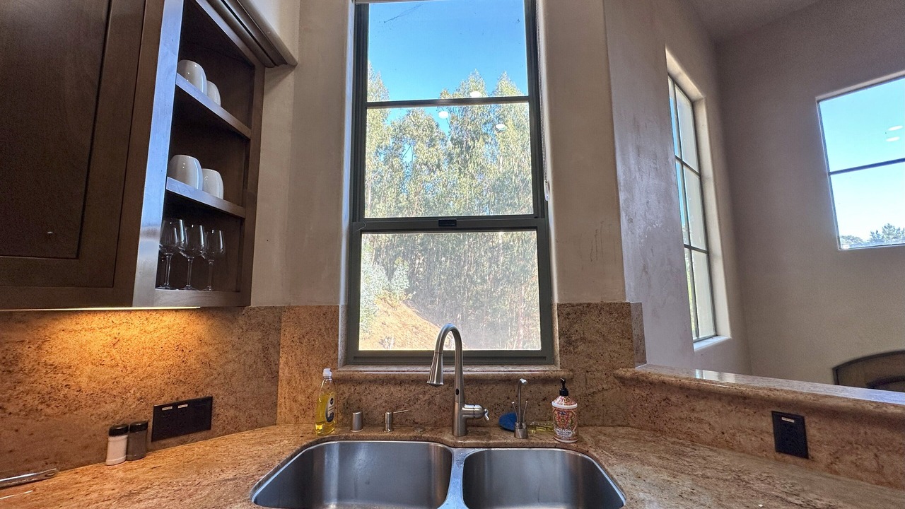 Photo of Kitchen in Claremont Hills