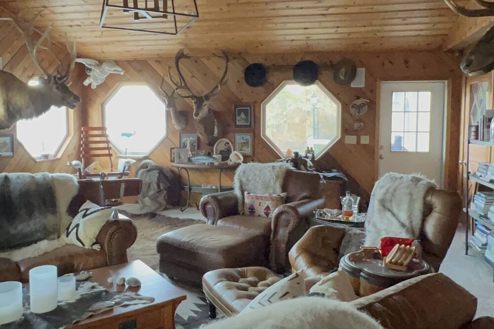 Photo of Livingroom in Sitka