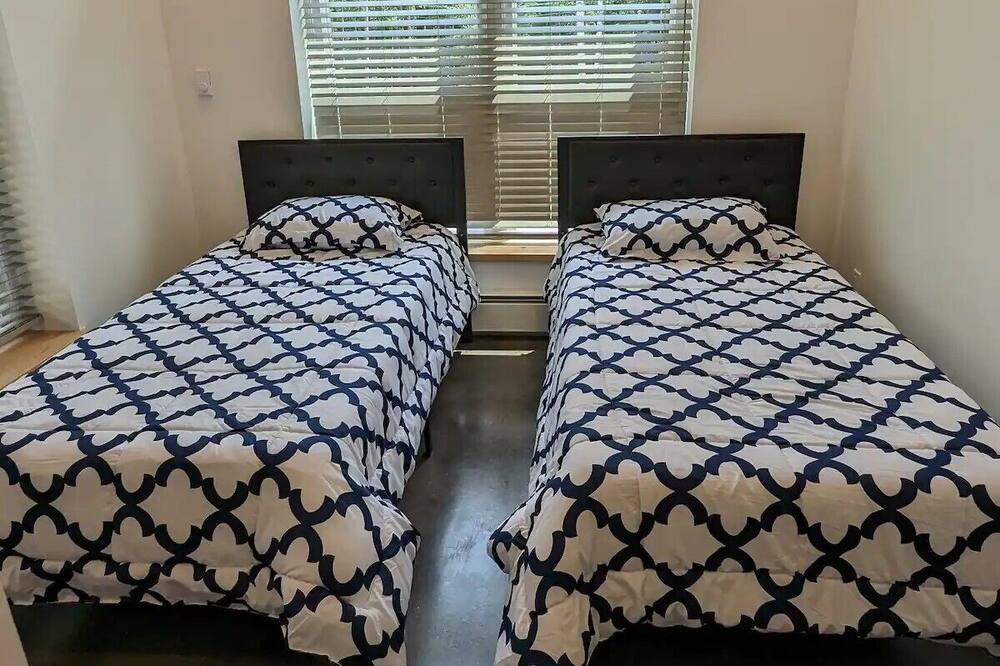 Photo of Bedroom in New Vineyard