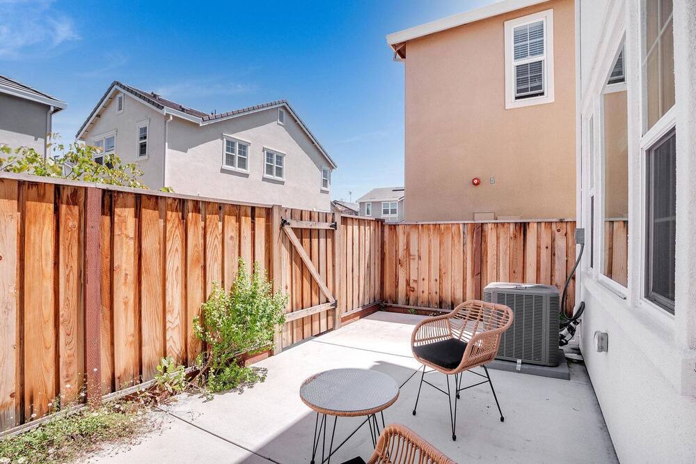 Photo of Patio Balcony in Union City