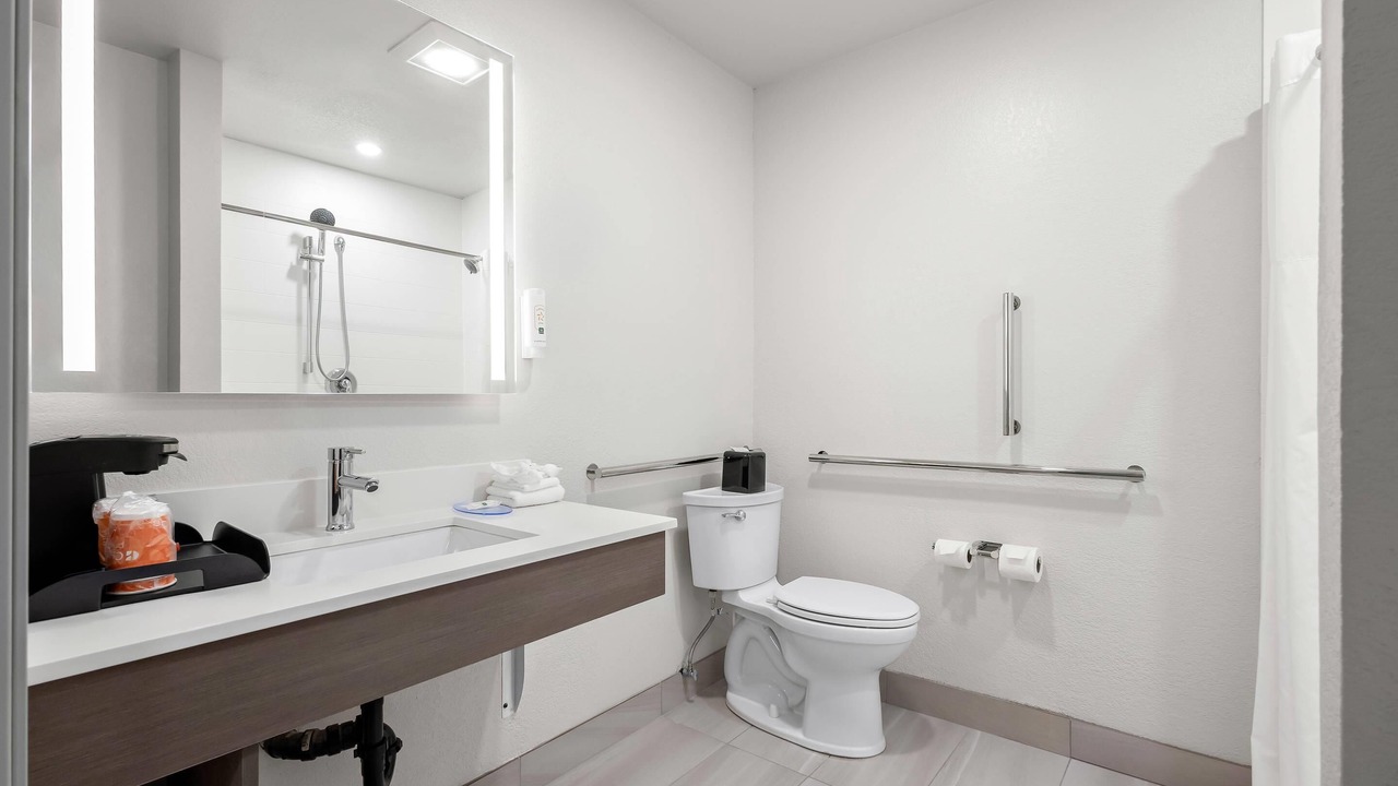 Photo of Bedroom in Kodiak
