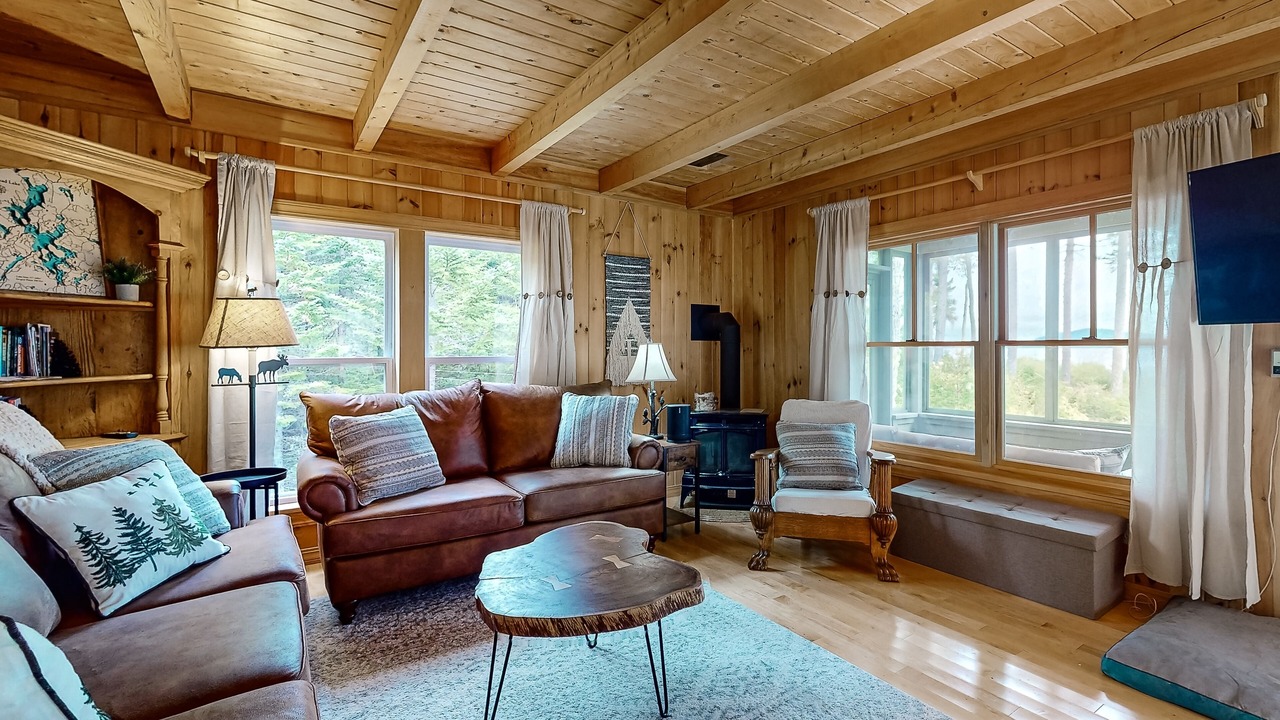 Photo of Livingroom in Northeast Somerset