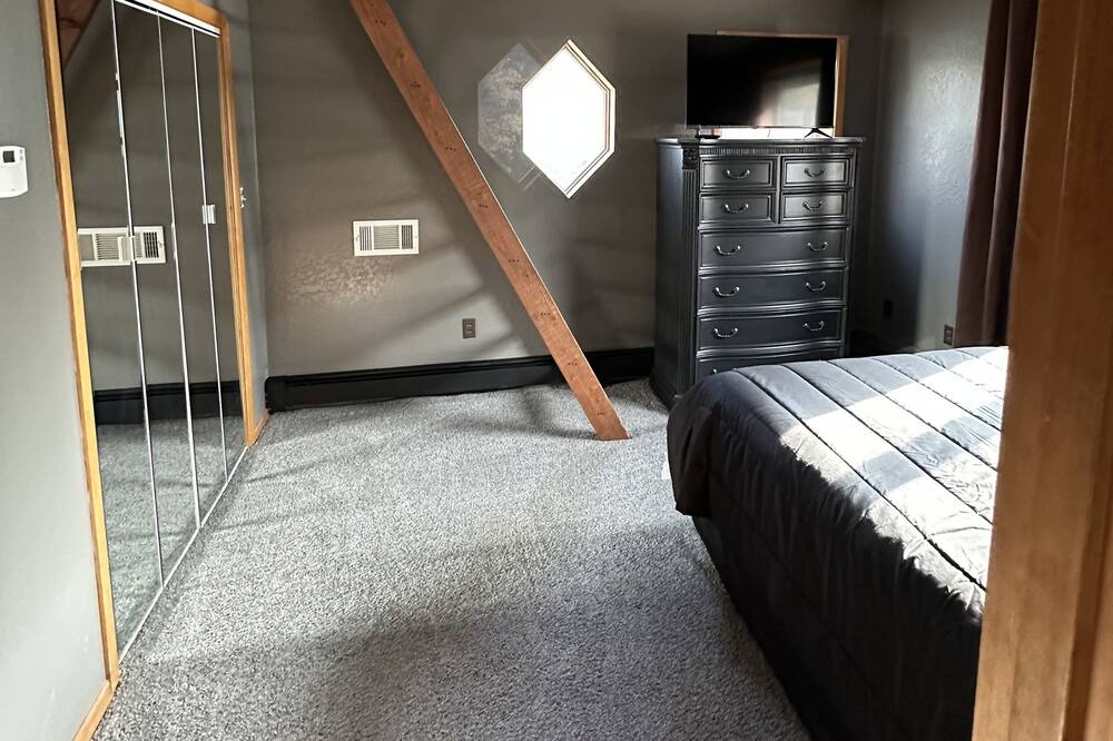 Photo of Bedroom in Delta Junction