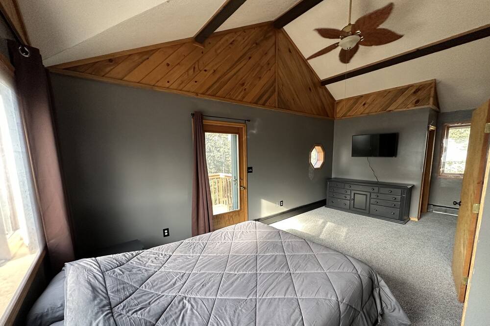 Photo of Bedroom in Delta Junction