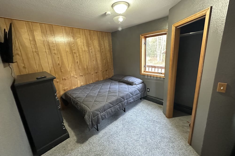 Photo of Bedroom in Delta Junction
