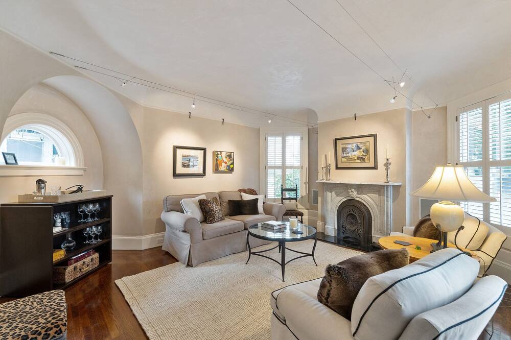 Photo of Livingroom in University South