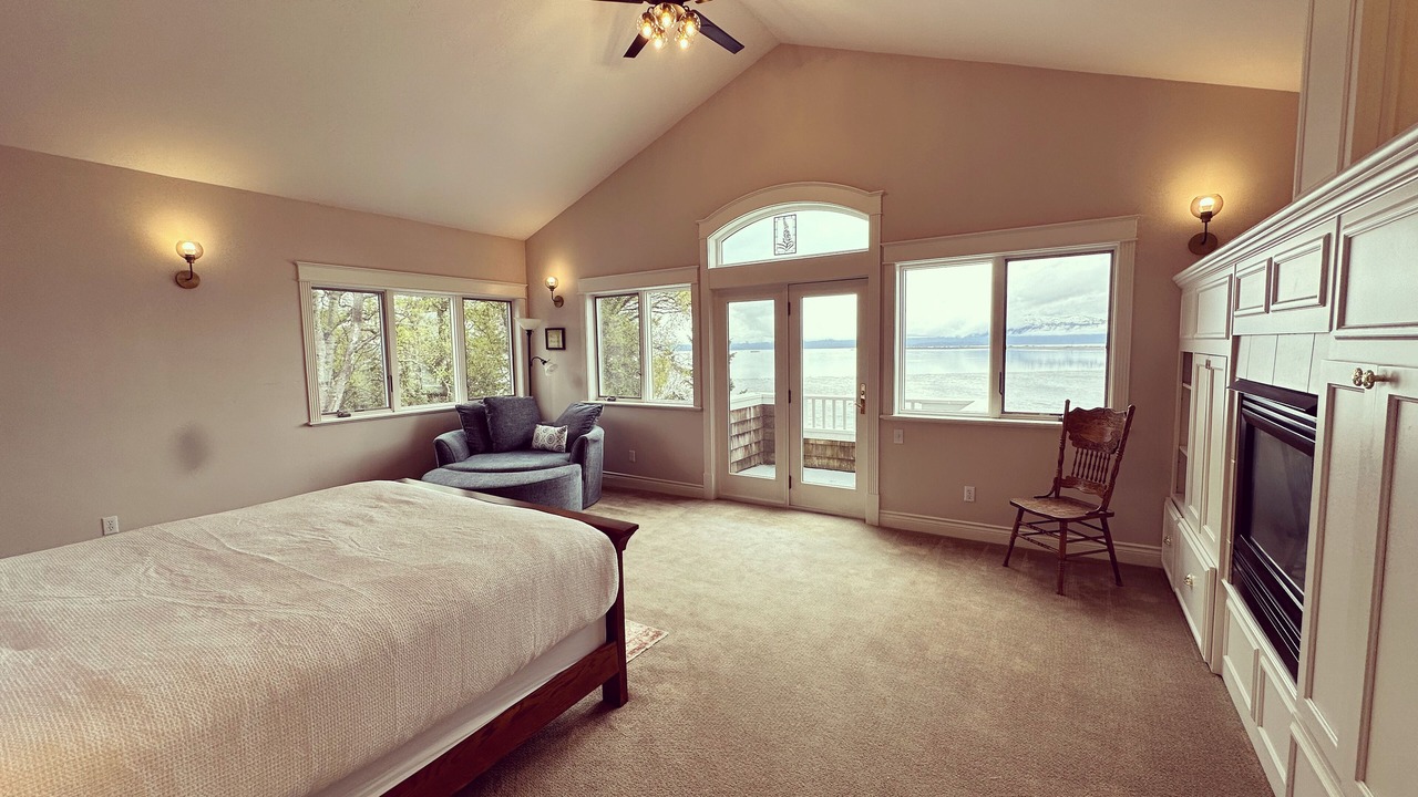Photo of Bedroom in Homer