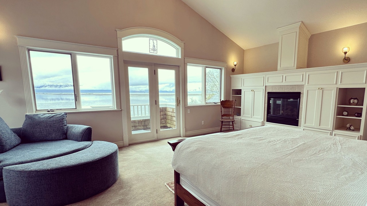 Photo of Bedroom in Homer