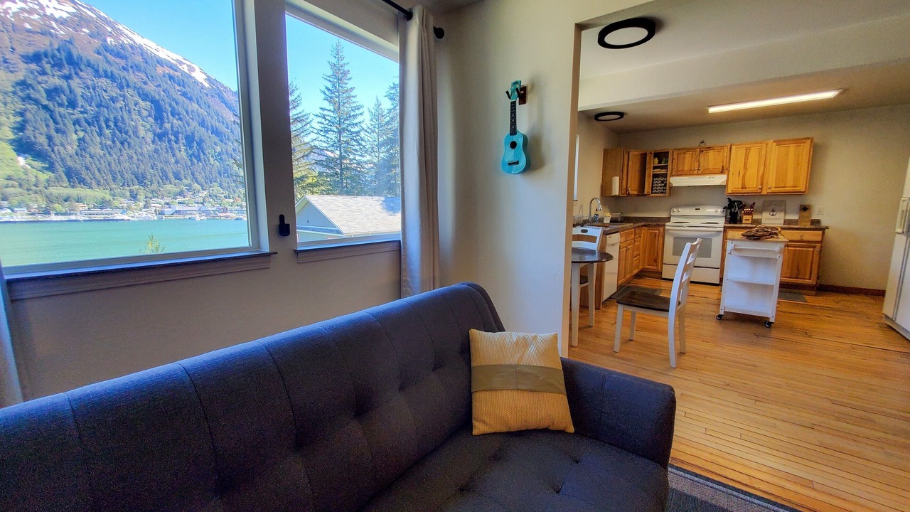 Photo of Livingroom in West Juneau