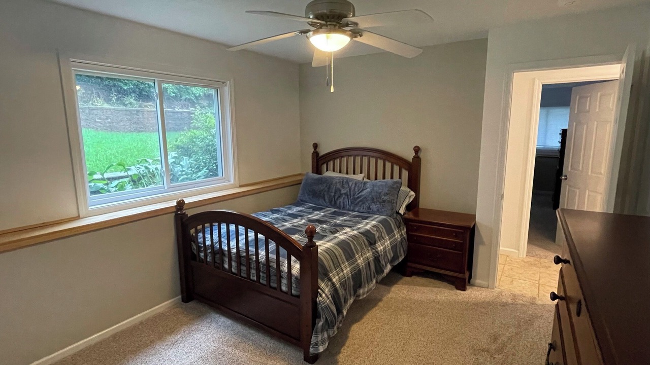 Photo of Bedroom in Westside Connection