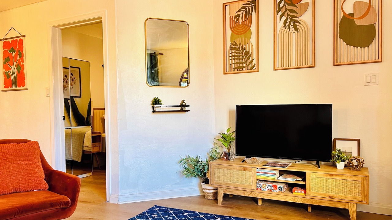Photo of Livingroom in Bushrod
