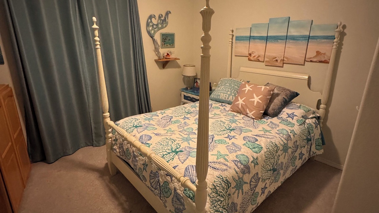 Photo of Bedroom in Ninilchik