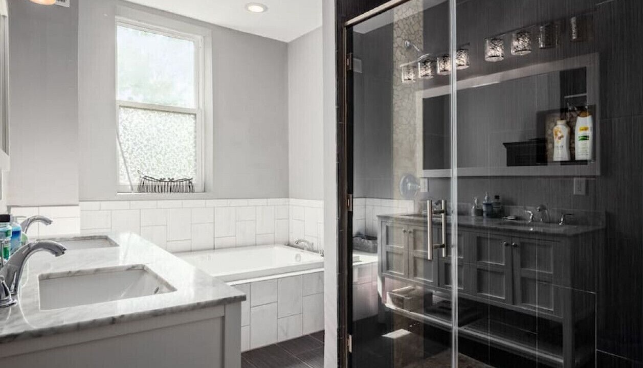 Photo of Bathroom in Near East Columbus